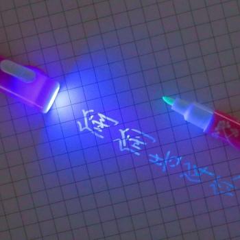 Magischer Taschenlampen Textmarker