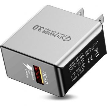 Praktisches USB Ladegerät für unterwegs