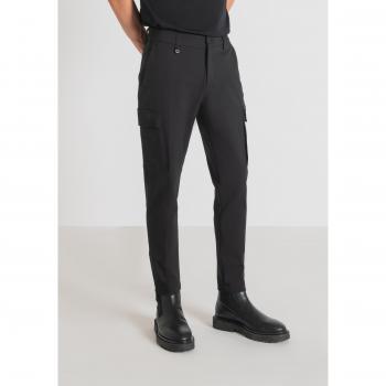 Pantalón Antony Morato negro para hombre, estilo skinny fit con cremallera en el bajo