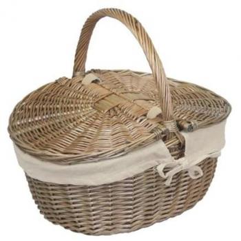 Classic Handcrafted Wicker Picnic Crate – Oval, Vintage Finish, White Lining