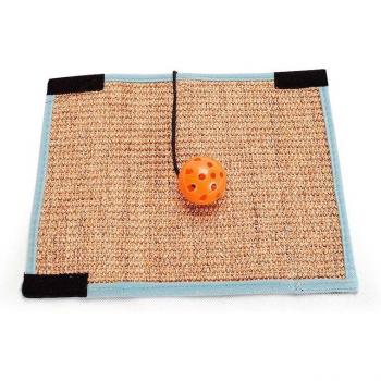 Arbre à chat avec planche à gratter et jouets