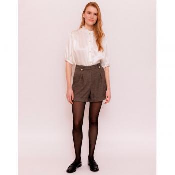 Short de mujer Naf Naf con botones dorados