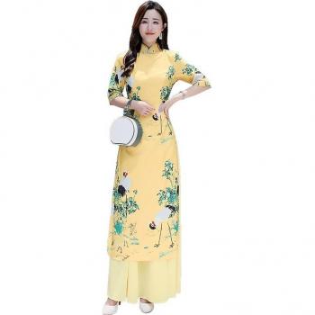 Atuendo Asiático de Verano: Maxivestido Amarillo