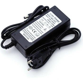 VariCore Cargador Universal de Baterías de Litio