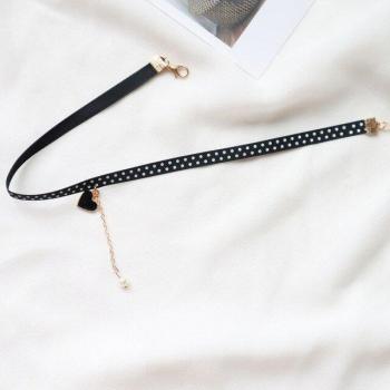 Stylish Velvet Moon Choker Necklace