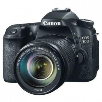 Canon EOS 70D Kit con Obiettivo EFS 18-135mm f/3.5-5.6 IS STM