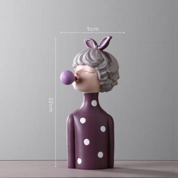Figurita Nordica Elegante