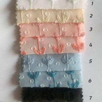 Tissu rayé en polyester avec broderie cœur