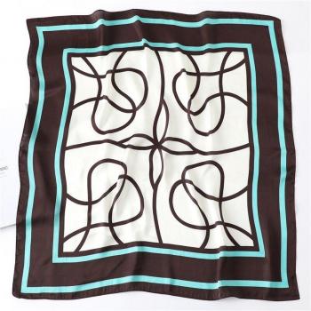 Enveloppe de Style Femme – Foulard Soie Carrée