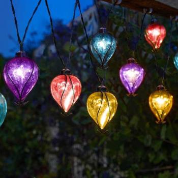 Guirlande lumineux arc‑en‑ciel avec panneaux solaires