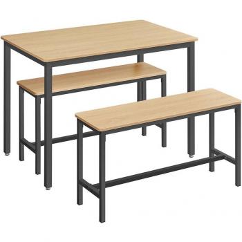 Juego de mesa y sillas en estilo rústico