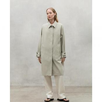 Chaqueta de mujer Ecoalf con diseño de hombro caído