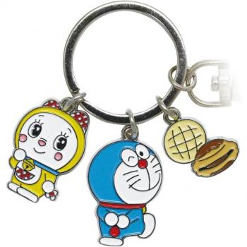 Llavero triple de amigos Doraemon y Dorami