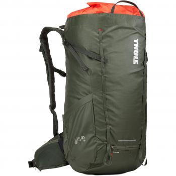 Herren Rucksack Thule Stir mit 35L Volumen in dunkler Forsteiche Farbe und regulärer Passform