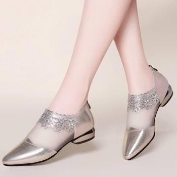 Pointed Toe Women's Lace Flats