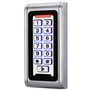 Sistema de Controle de Acesso para Exterior com Teclado e RFID
