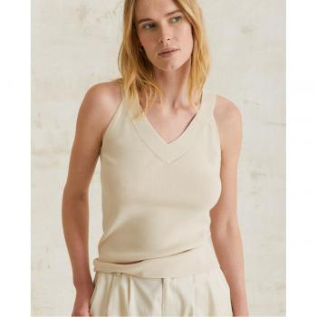 Top de Mujer Yerse con Cuello Pico