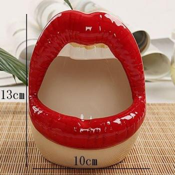 Portable Lip-Shaped Ash Tray