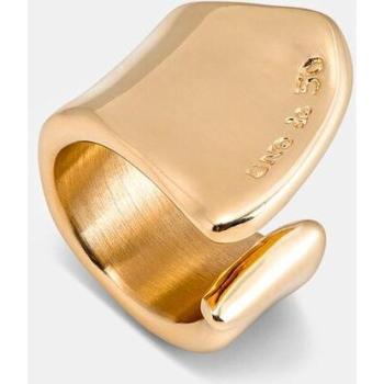 Anillo de 18k con diseño hendido