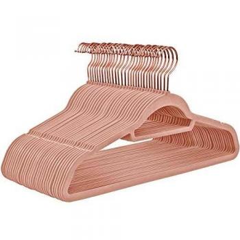 SONGMICS Elegante Samt-Kleiderbügel, 30 Stück, Anti-Rutsch, drehbarer Haken in Roségold, 0,6 cm dick, 45 cm lang, für Hemden, Jacken, Röcke, Hosen, Hellrosa