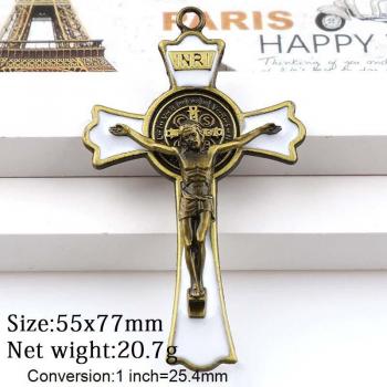 Pendentif en émail coloré Jésus avec crucifix et breloques