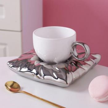 Assiette Oreiller Élégance