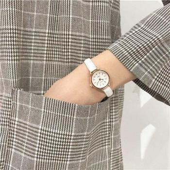 Reloj de Cuero Pequeño para Mujer