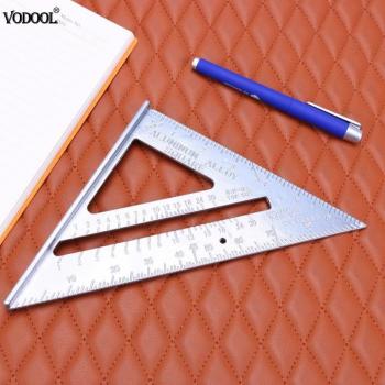 Herramienta de Diseño Rápido con Regla Triangular de 7