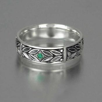 Huitan Klassischer Ring für Frauen mit grünem Zirkon und Blättern