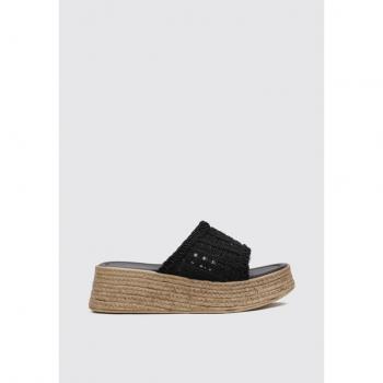 GIRO 40 – Schwarzer Sandal mit Stil von Sandra Fontan