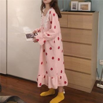 Long Loose Lace Nightgown – Flared Sleeves & Print
