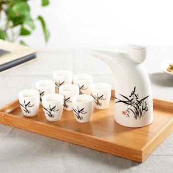 Moutai Wine Set – 8‑Piece Ceramic Horn Design