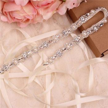 Ceinture de cérémonie avec cristaux et perles
