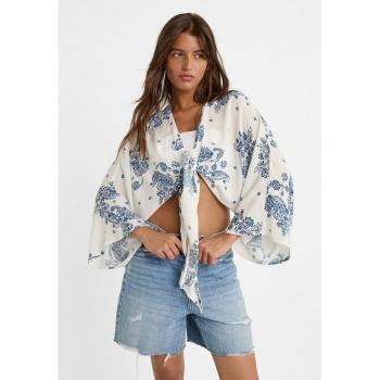 Blusa morbida celeste con nodo M