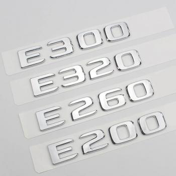 Accesorio Cromo 3D Letras en la Puerta Trasera (Mercedes-Benz)
