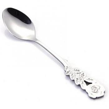 Vajilla de cocina con cuchara de café