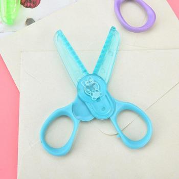 Tijeras de plástico para DIY