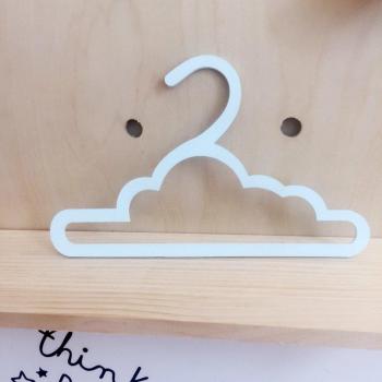 Nordic Handcrafted Cloud‑Shaped Cloth Hangers for Kids’ Clothing Display