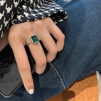 Sortija Zirconia Retro en Plata de Primera Ley