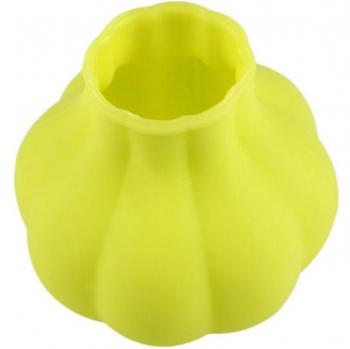 Easy-to-Use Silicone Garlic Tool