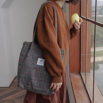 Adrette Mädchen Handtasche aus Wolle