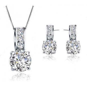 Joya doble: collar y pendientes grandes de circón