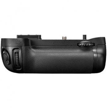 Nikon D7100 Camera Body with MB-D15 Multi-Power Battery Grip