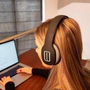 Casque Grundig sans fil avec microphone et design pliable
