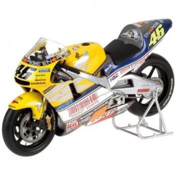 Modellino Minichamps Honda NSR 500 1:12 – Esecuzione Rossi