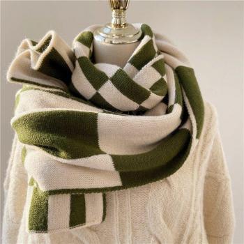 Bufanda de punto a cuadros para el frío