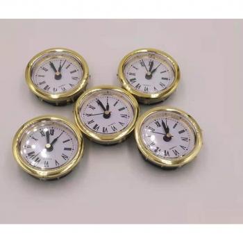 Assemblage Horloge Quartz Intégrée – 5 Jantes Dorées 50 mm