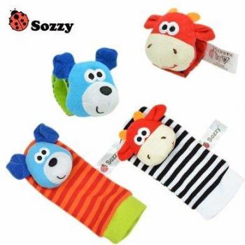 Set 4 piezas “Tienda del Bosque” – Sonajero y Calcetines Multicolor