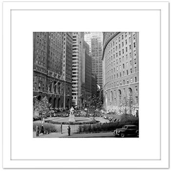 Bowling Green Park Old‑School 8x8 Framed Print (White)
