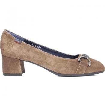 Calzado femenino Callaghan 21625 con tacón marrón